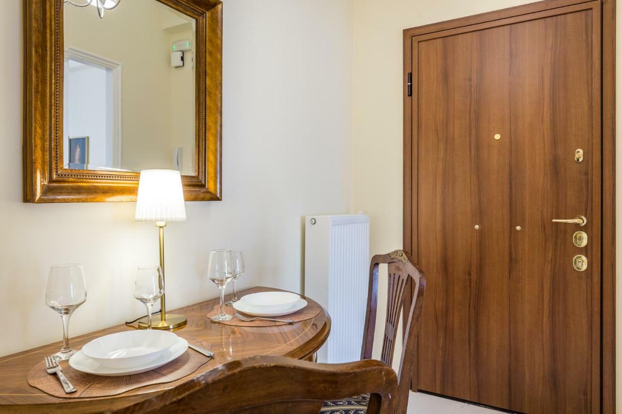 Chic Flat In Kolonaki Next To American Embassy Афины Экстерьер фото